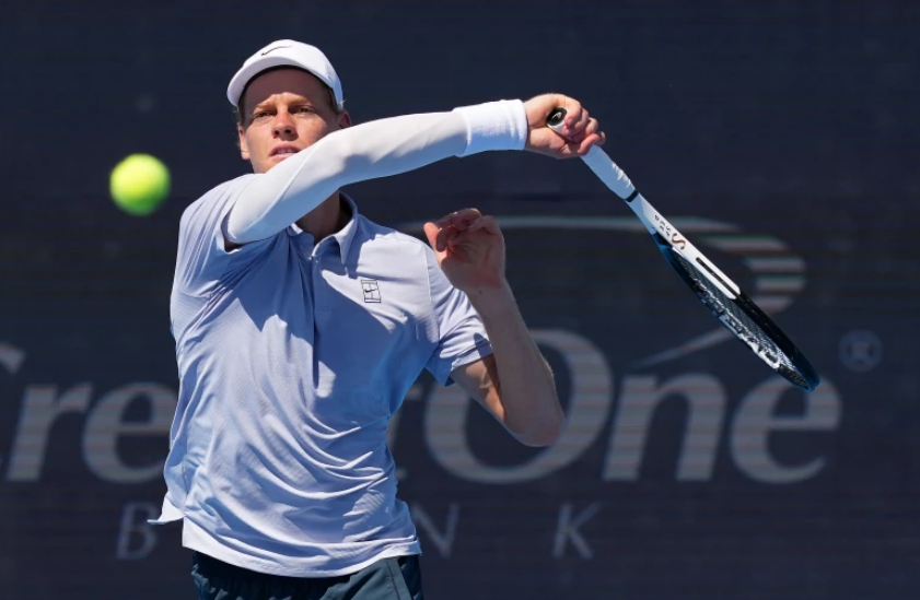 辛辛那提连, 中突然昏倒, 在多伦多 辛辛那提连, 中突然昏倒, 在多伦多