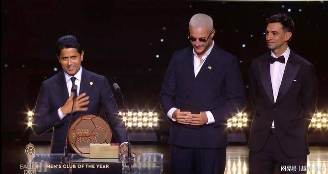 巴黎的夜空, 随着颁奖典