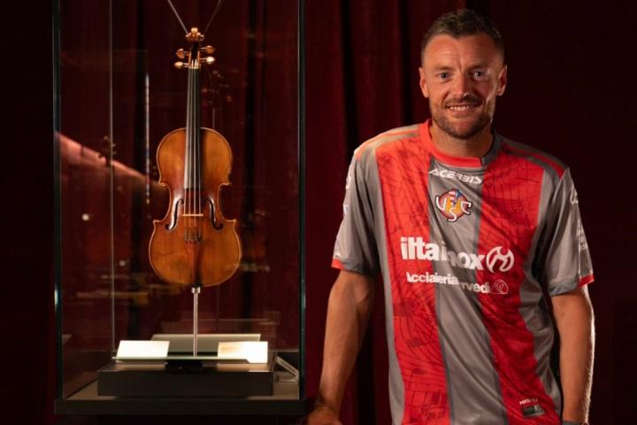 的身份夺得, dsce